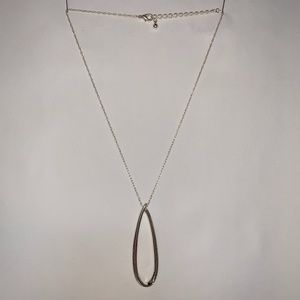 Shiny Silver Necklace w/pendent - 18" Long